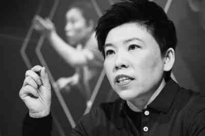 2月17日，劳伦斯体育学会成员、中国乒乓球奥运冠军邓亚萍在摩纳哥接受媒体记者专访。新华社